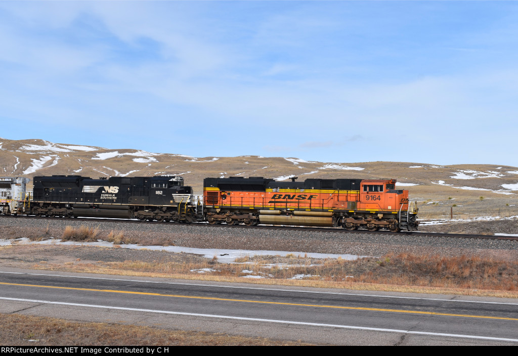 BNSF 9164/NS 1182